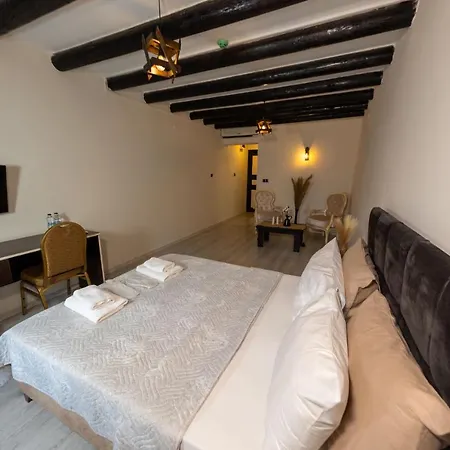 Antique Manastir Boutique Hotel *