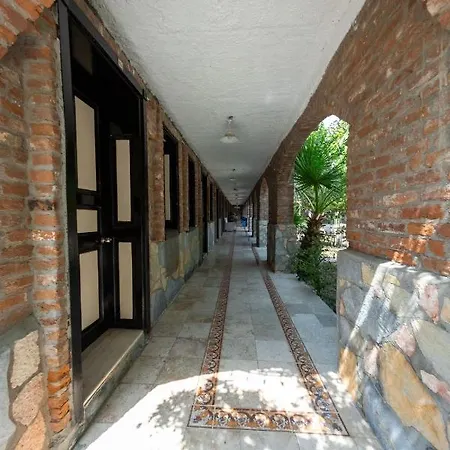 Antique Manastir Boutique Hotel *