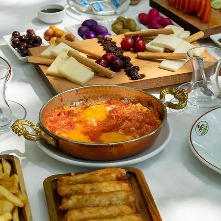 Antique Manastir Boutique Hotel *